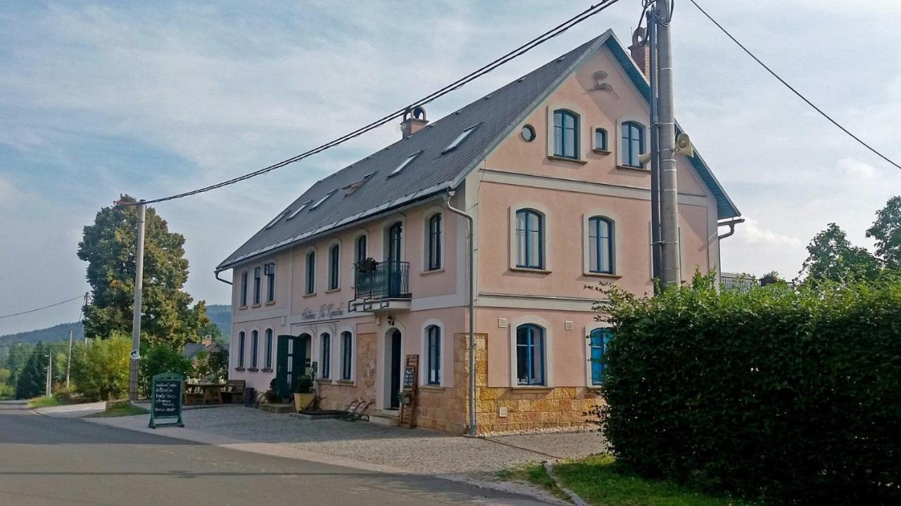 Dvůr Králové nad Labem Na Kopecku Ad 1795 - Penzion S Restauraci A Wellness V Podkrkonosi מראה חיצוני תמונה