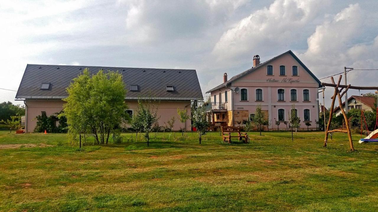 Dvůr Králové nad Labem Na Kopecku Ad 1795 - Penzion S Restauraci A Wellness V Podkrkonosi מראה חיצוני תמונה